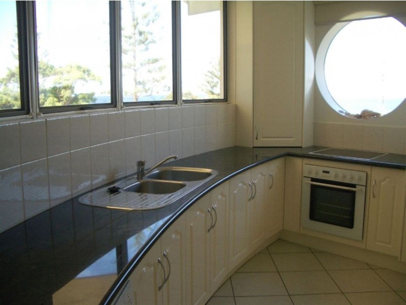 P2/179 Landsborough Avenue, Scarborough QLD 4020