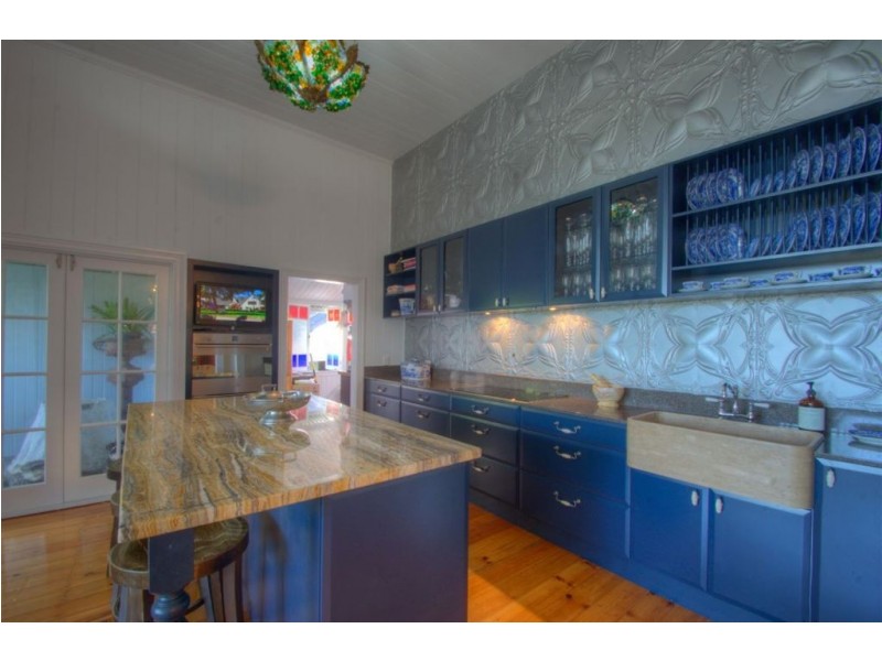 34 Whytecliffe Parade, Woody Point QLD 4019
