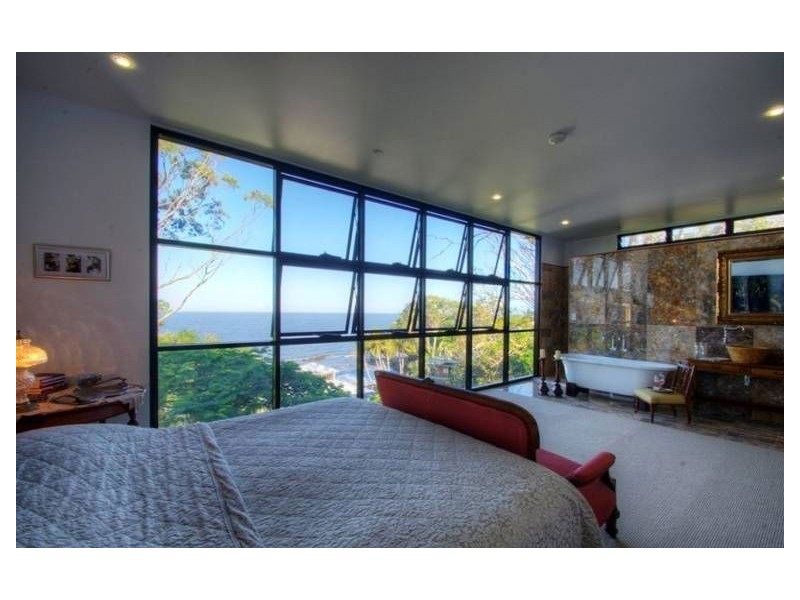 34 Whytecliffe Parade, Woody Point QLD 4019