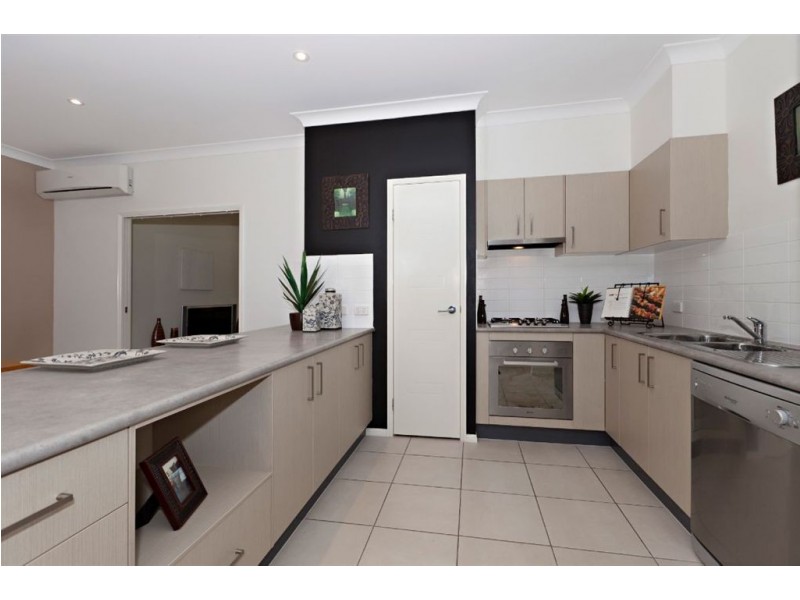 16a Roma Street, Scarborough QLD 4020