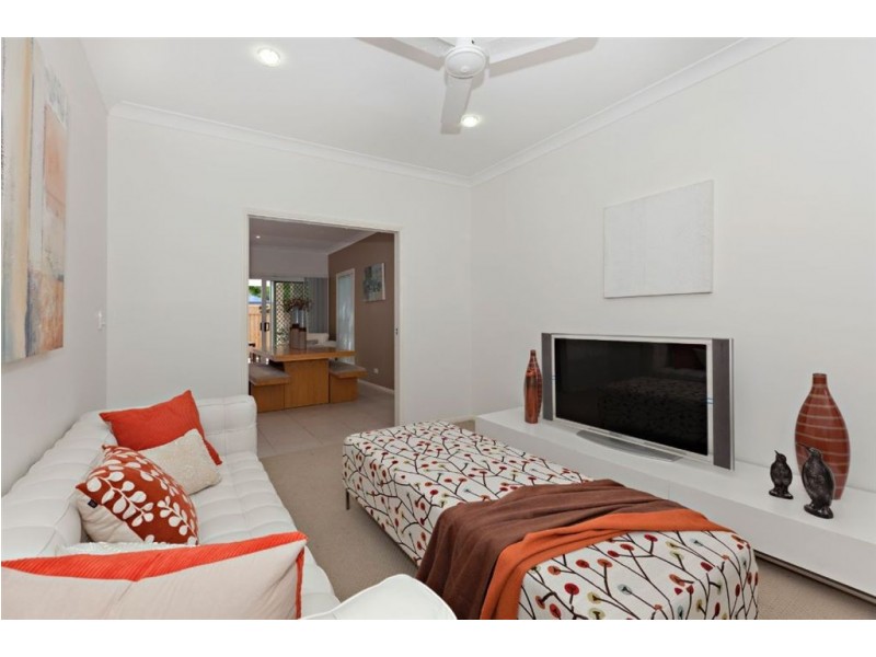 16a Roma Street, Scarborough QLD 4020