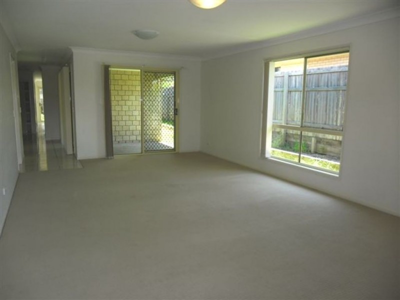2/10 Adonis Court, Rothwell QLD 4022