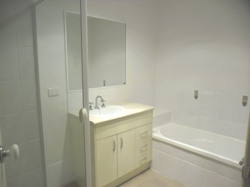 2/10 Adonis Court, Rothwell QLD 4022