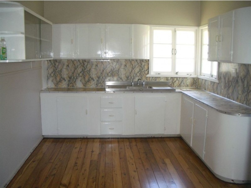 2 Manley Street, Redcliffe QLD 4020