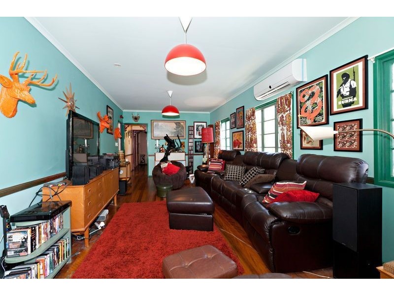 320 Scarborough Road, Scarborough QLD 4020