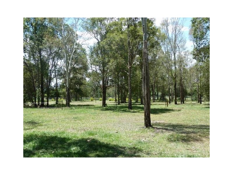 17 Mynott Road, Beachmere QLD 4510