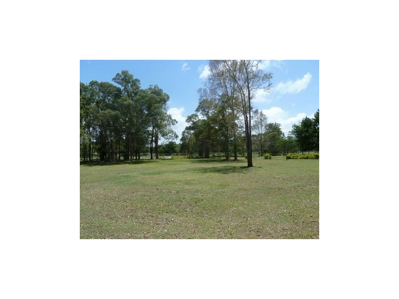 17 Mynott Road, Beachmere QLD 4510