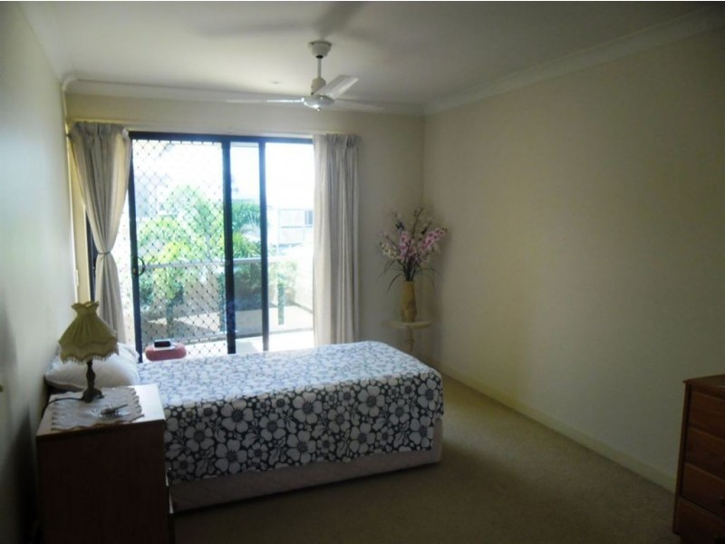 3/8 Langdon Avenue, Margate QLD 4019