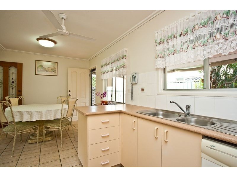 59 Fernlea Avenue, Scarborough QLD 4020