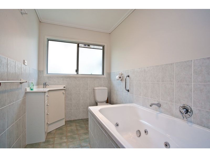 59 Fernlea Avenue, Scarborough QLD 4020