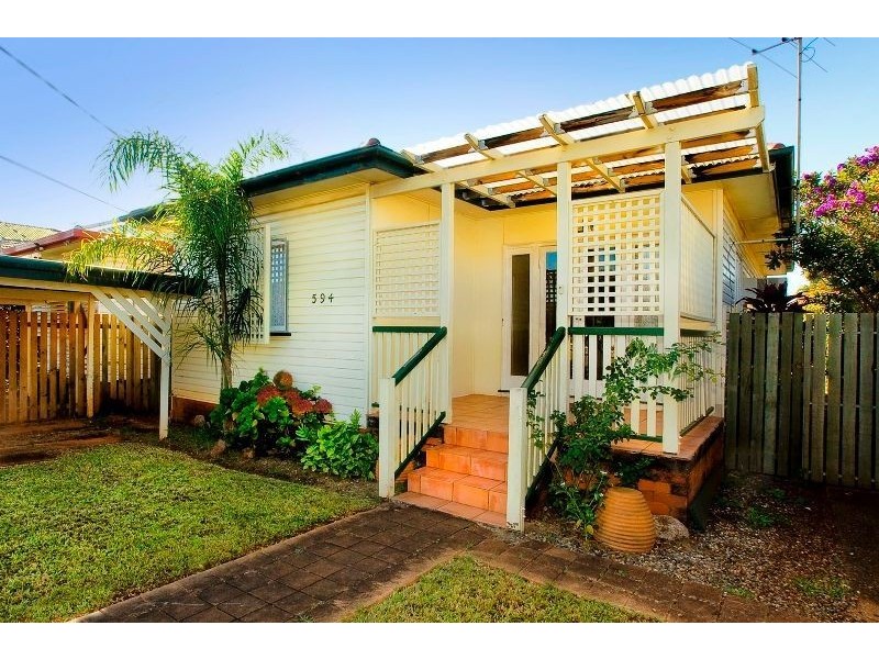 594 Oxley Avenue, Scarborough QLD 4020