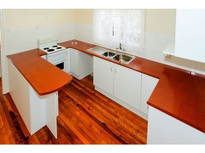 594 Oxley Avenue, Scarborough QLD 4020