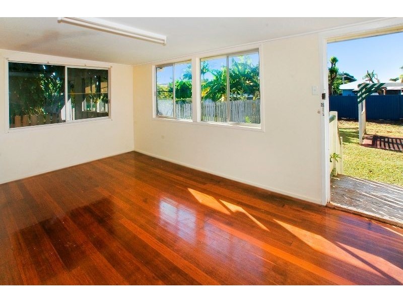 594 Oxley Avenue, Scarborough QLD 4020