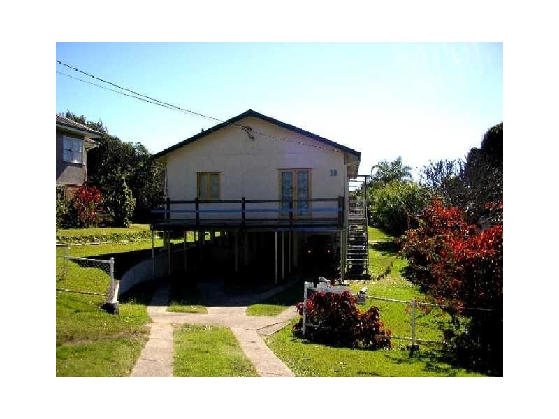 2/10 King St, Woody Point QLD 4019