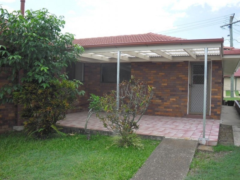 15 Pinewood Street, Redcliffe QLD 4020