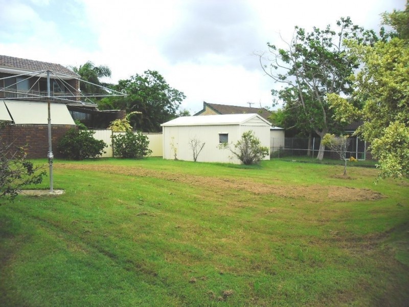 15 Pinewood Street, Redcliffe QLD 4020