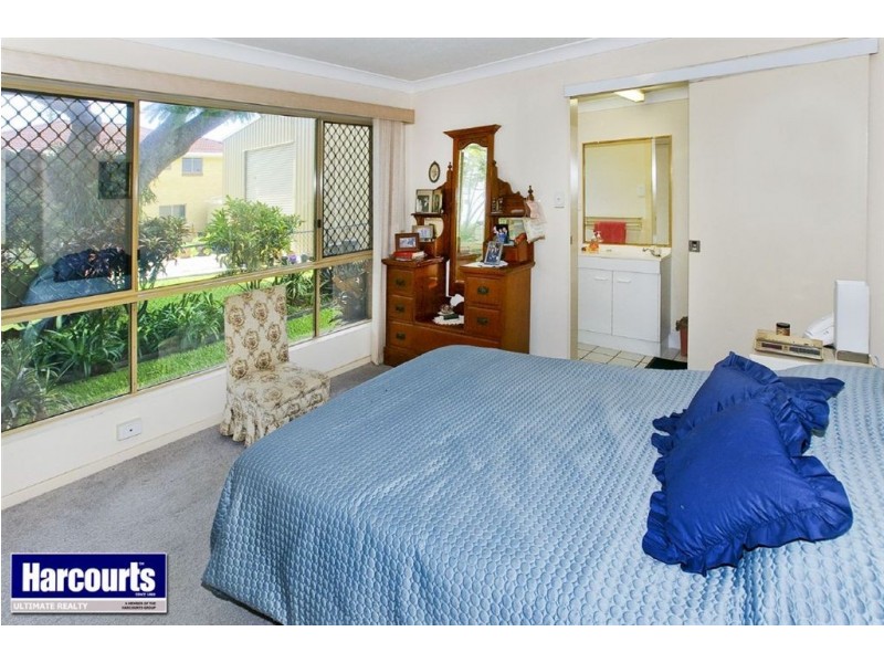 2/162 Prince Edward Parade, Scarborough QLD 4020