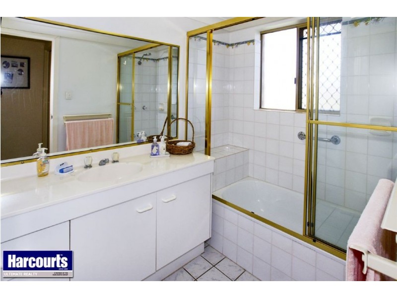 2/162 Prince Edward Parade, Scarborough QLD 4020