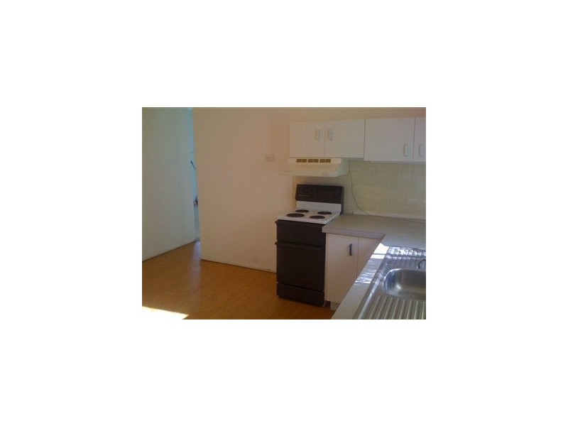 1/8 Louis St, Redcliffe QLD 4020