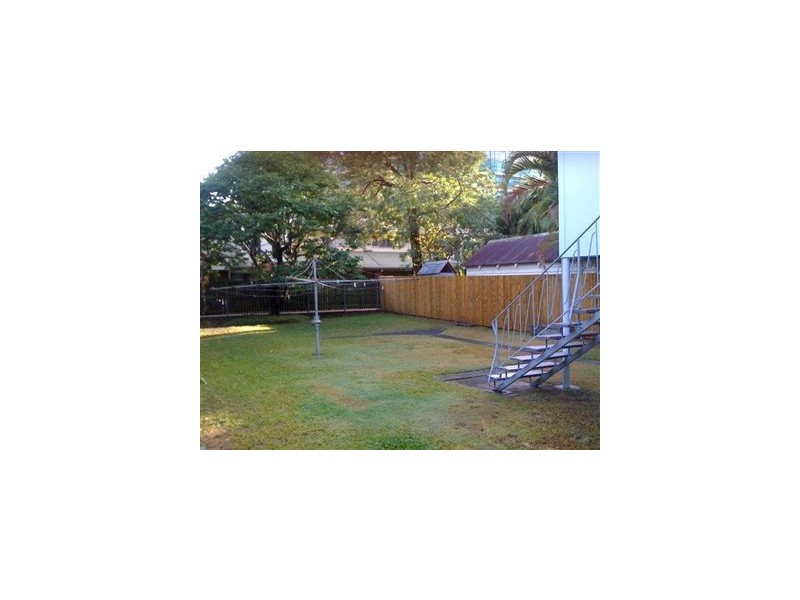 1/8 Louis St, Redcliffe QLD 4020