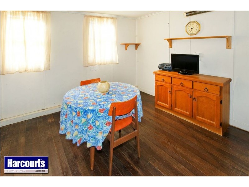 35 Caroline Street, Woody Point QLD 4019