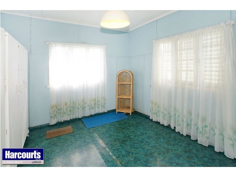 35 Caroline Street, Woody Point QLD 4019