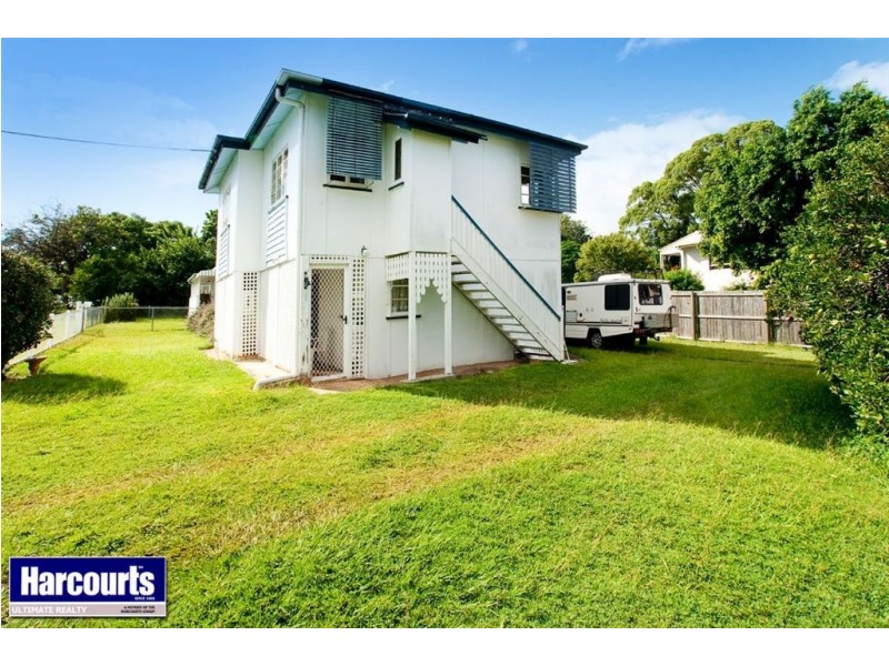 35 Caroline Street, Woody Point QLD 4019