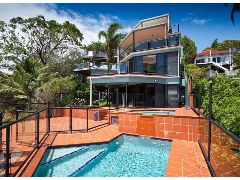 42 Whytecliffe Parade, Woody Point QLD 4019