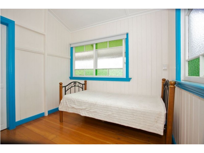 1 Louis Street, Redcliffe QLD 4020