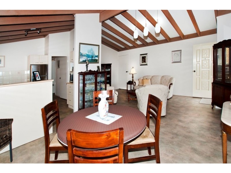 52 McCulloch Avenue, Margate QLD 4019