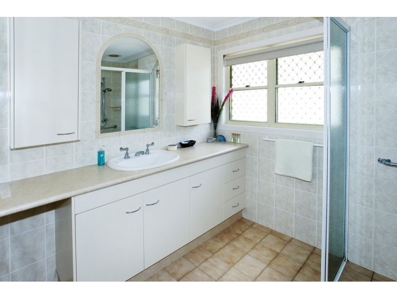 52 McCulloch Avenue, Margate QLD 4019