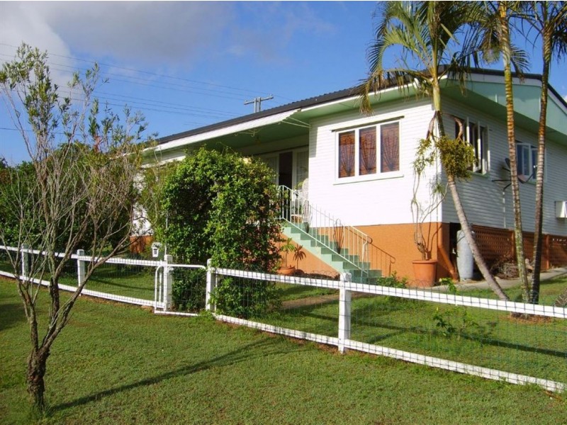 37 Palmtree Avenue, Scarborough QLD 4020