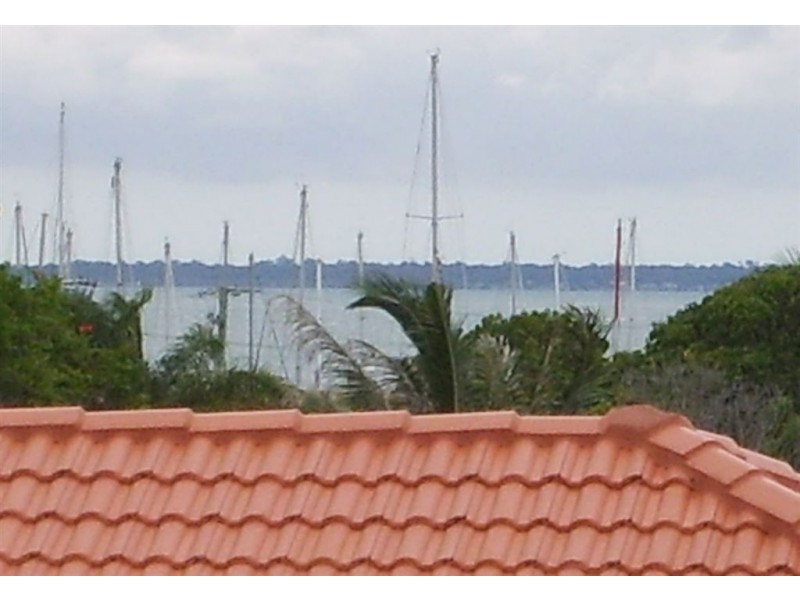 37 Palmtree Avenue, Scarborough QLD 4020