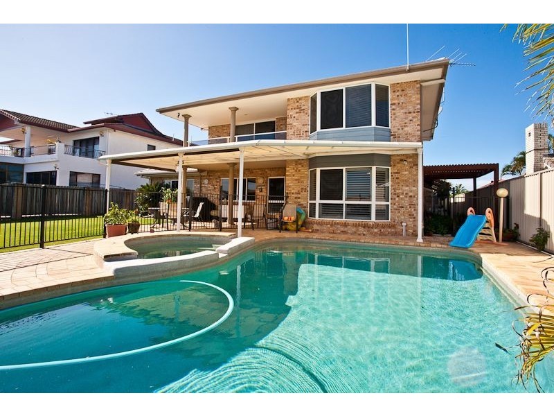 15 Resolute Court, Newport QLD 4020