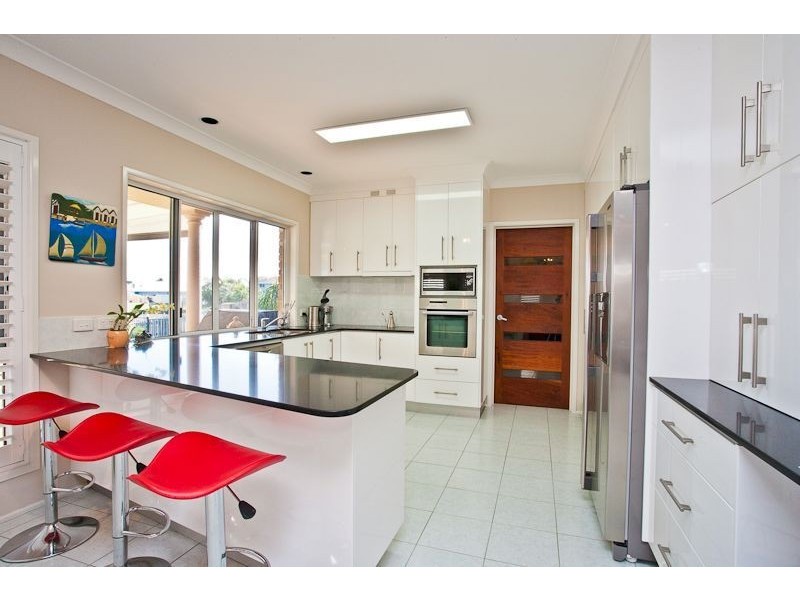 15 Resolute Court, Newport QLD 4020
