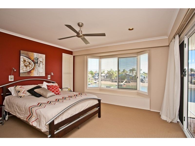 15 Resolute Court, Newport QLD 4020