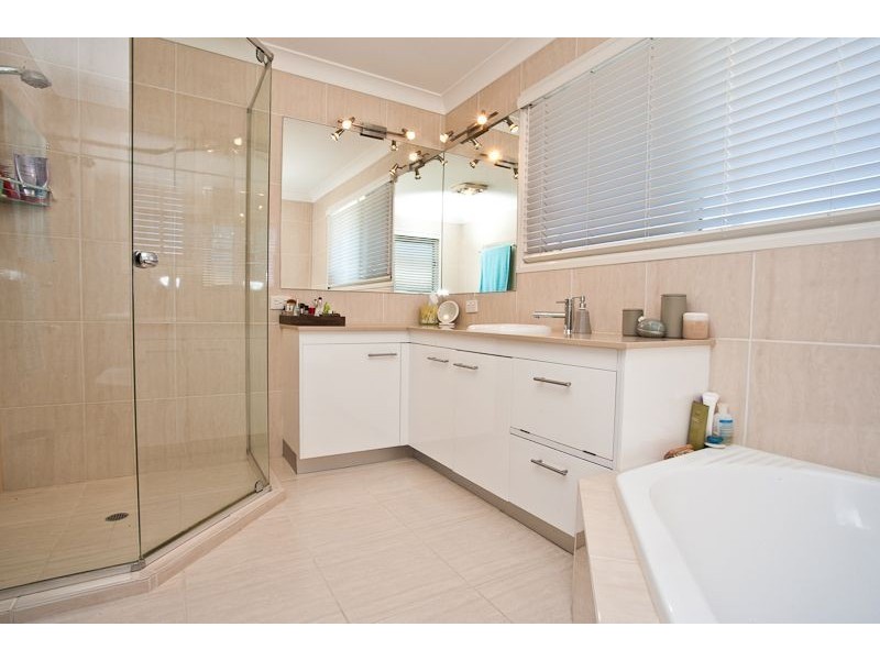 15 Resolute Court, Newport QLD 4020
