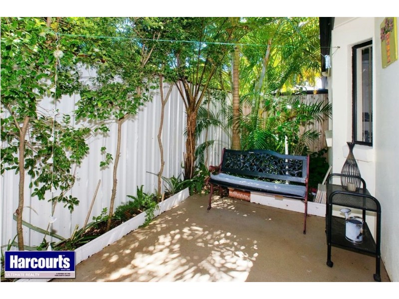 2/8 Herbert Street, Scarborough QLD 4020