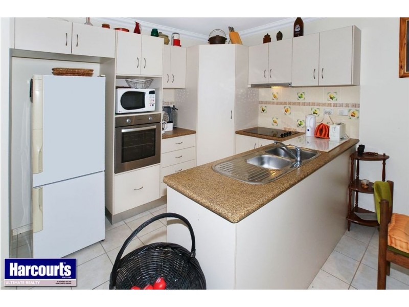 2/8 Herbert Street, Scarborough QLD 4020