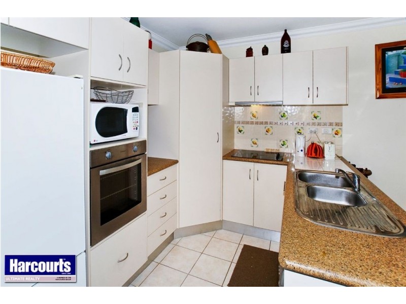 2/8 Herbert Street, Scarborough QLD 4020