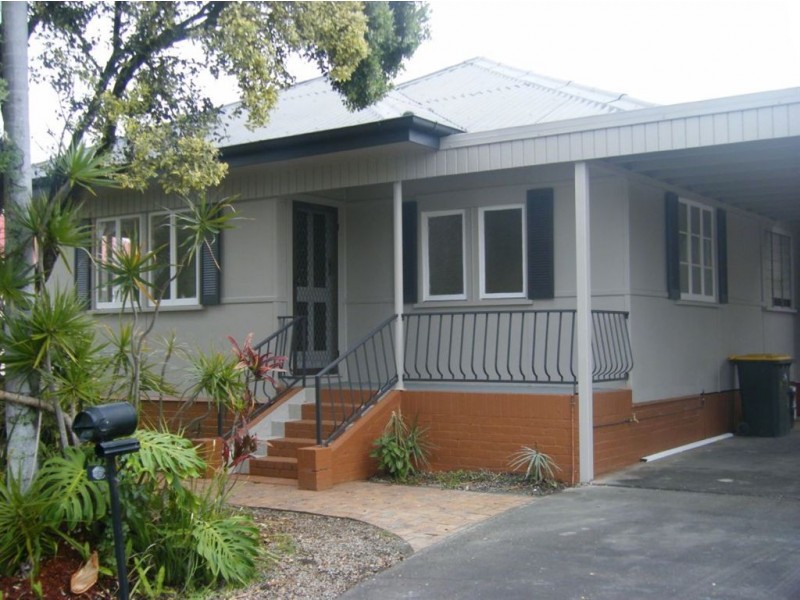 36 Bramble St, Woody Point QLD 4019