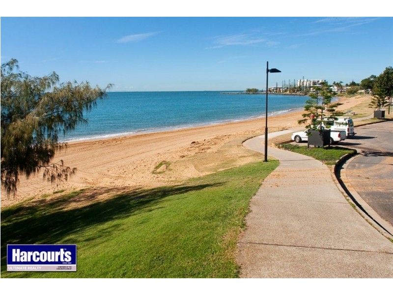 1/2 Landsborough Avenue, Scarborough QLD 4020
