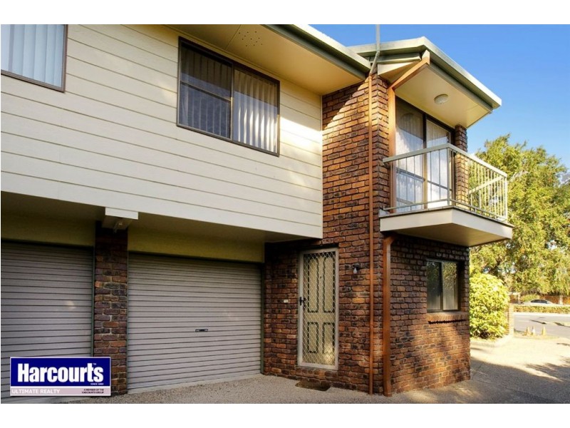 1/2 Landsborough Avenue, Scarborough QLD 4020