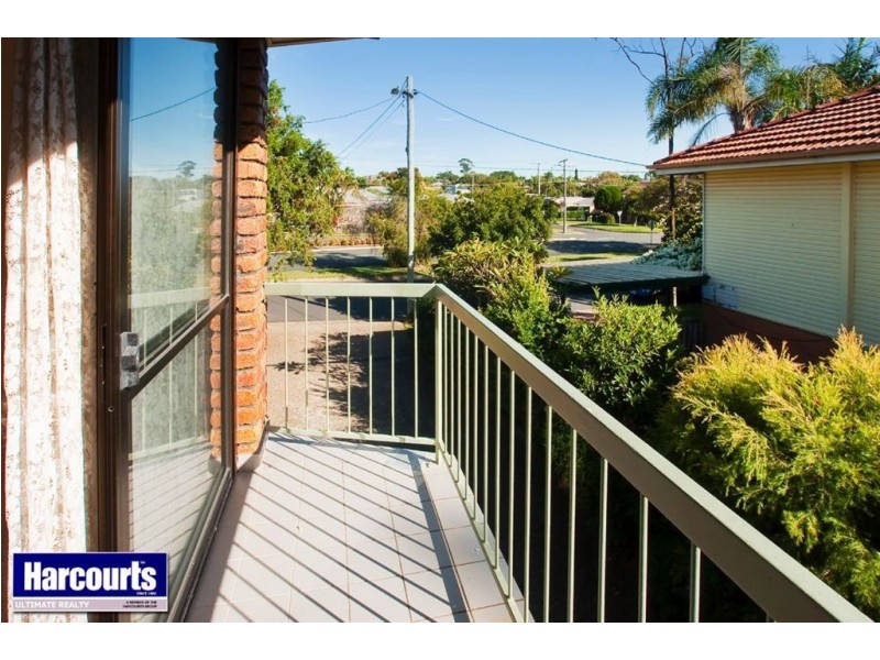1/2 Landsborough Avenue, Scarborough QLD 4020