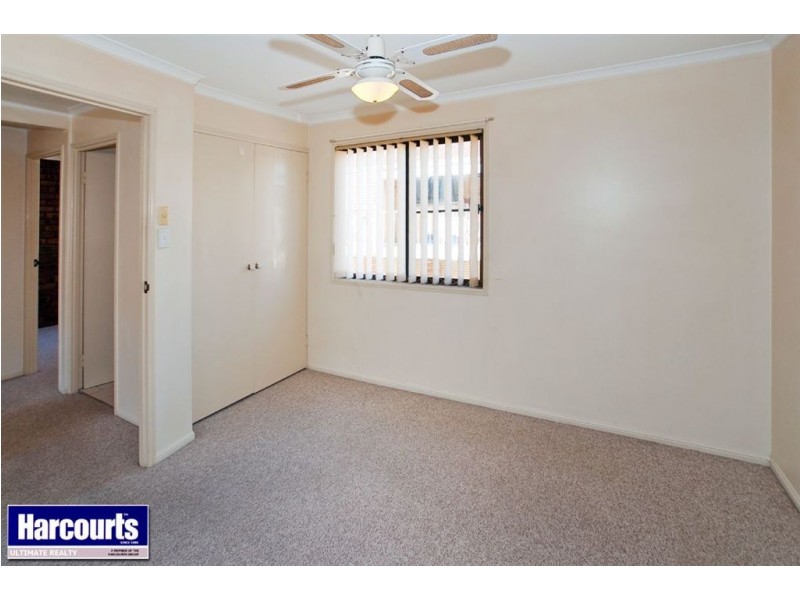 1/2 Landsborough Avenue, Scarborough QLD 4020