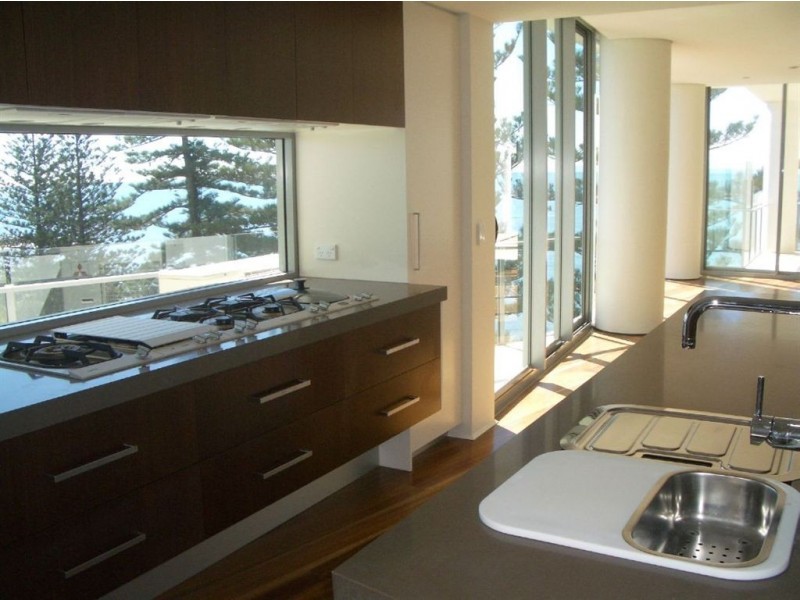 11/16 Prince Edward Parade, Redcliffe QLD 4020