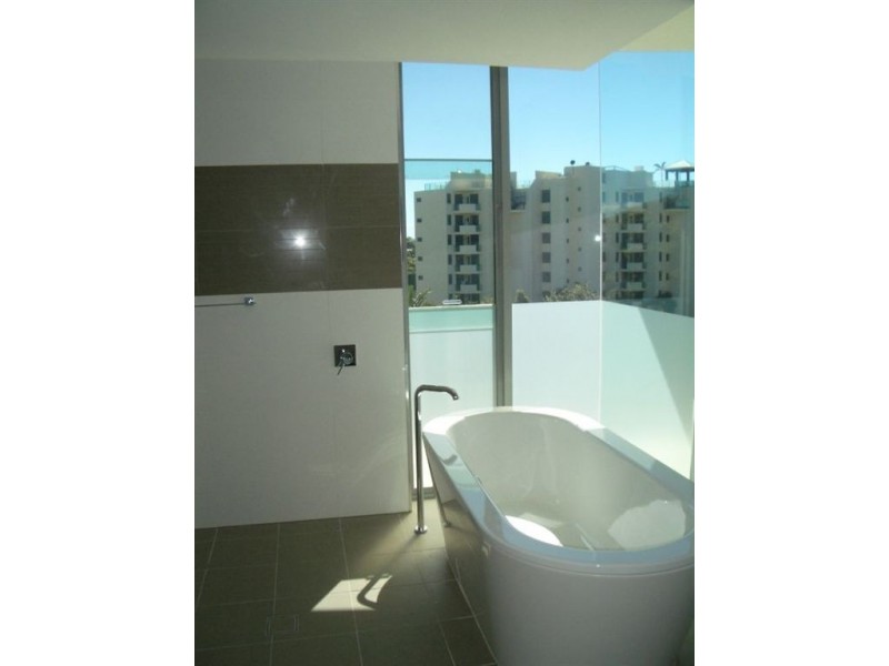 11/16 Prince Edward Parade, Redcliffe QLD 4020