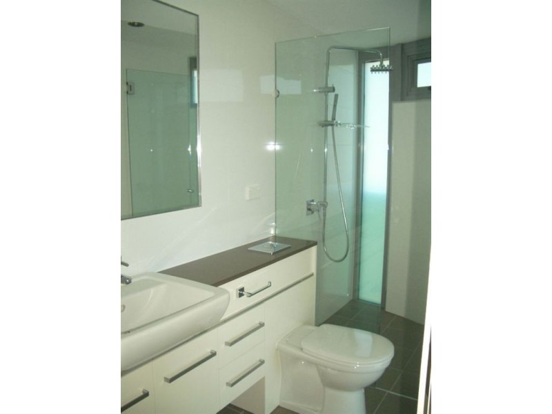 11/16 Prince Edward Parade, Redcliffe QLD 4020