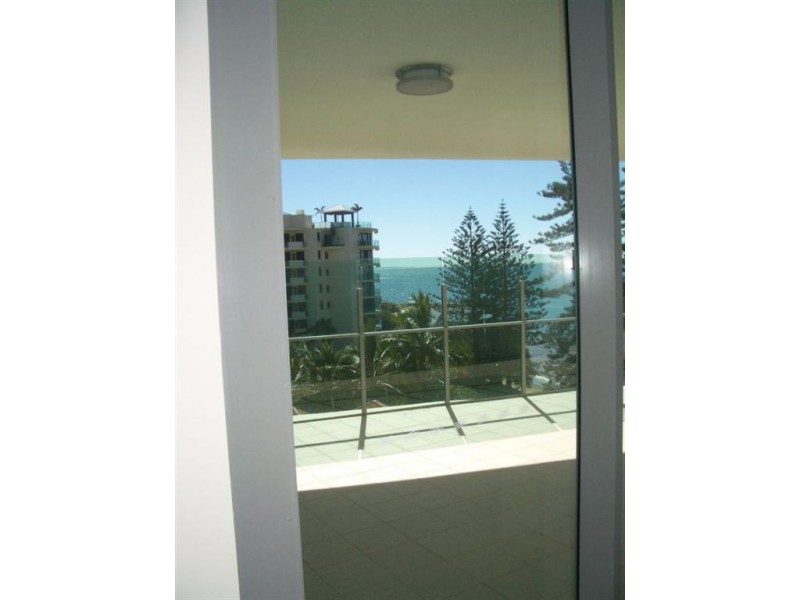 11/16 Prince Edward Parade, Redcliffe QLD 4020