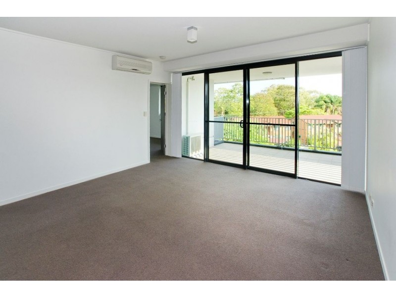202/25 Dix Street, Redcliffe QLD 4020